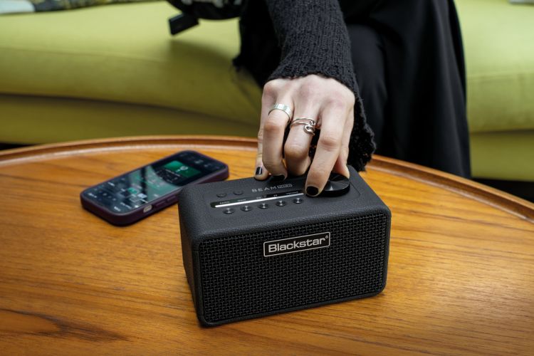 amplificateur-pour-guitare-blackstar-modele-beam-m_0003.jpg