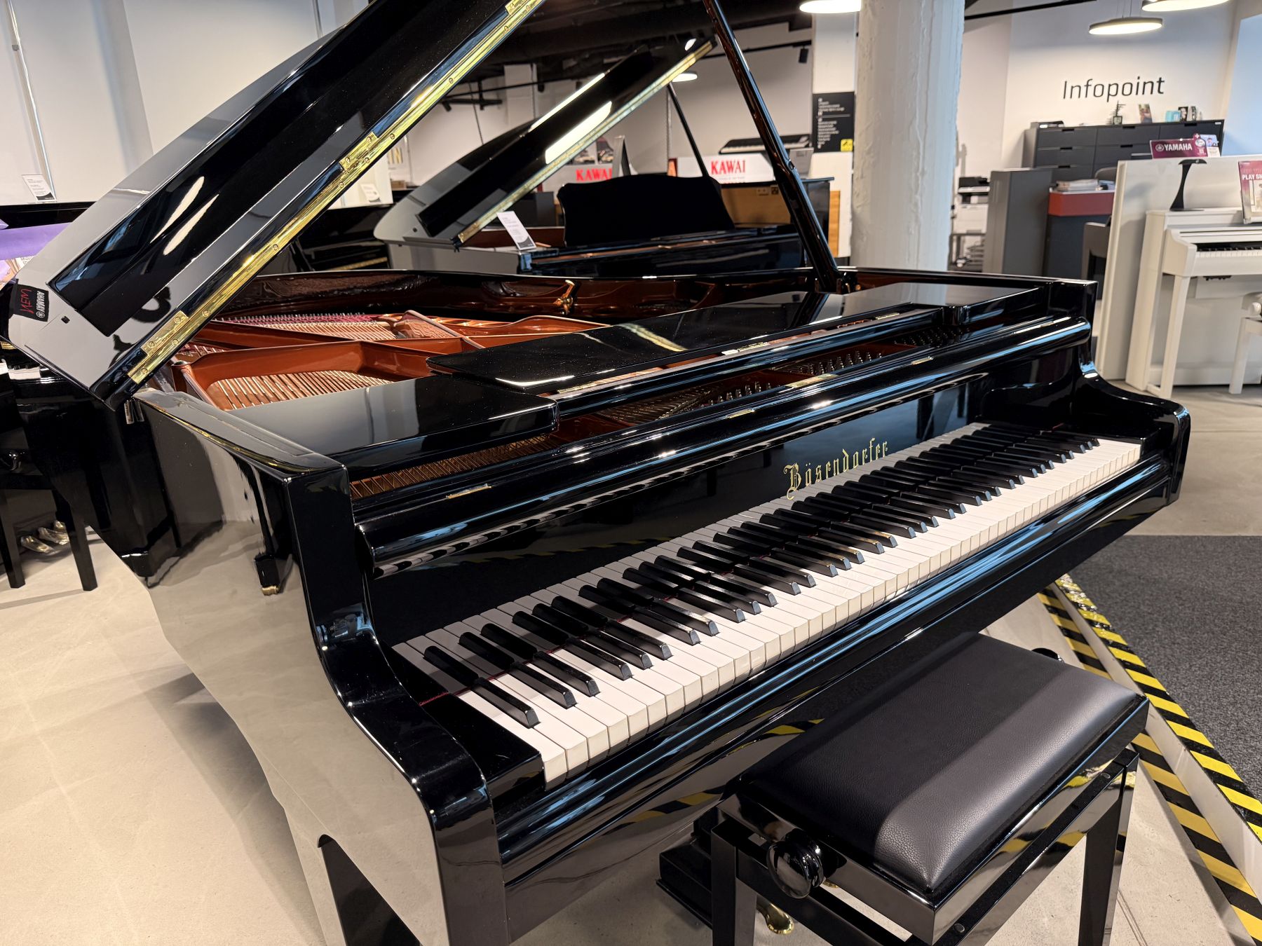 Bösendorfer GP-200 Flügel-0002.jpg